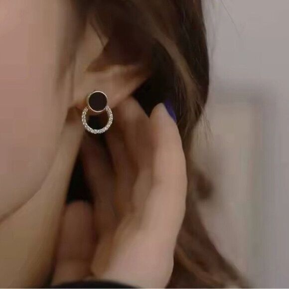 Contrast Black Rhinestone Earrings - Picture 3 of 3